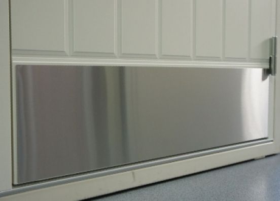 Отбойная пластина из нержавеющей стали 490х300